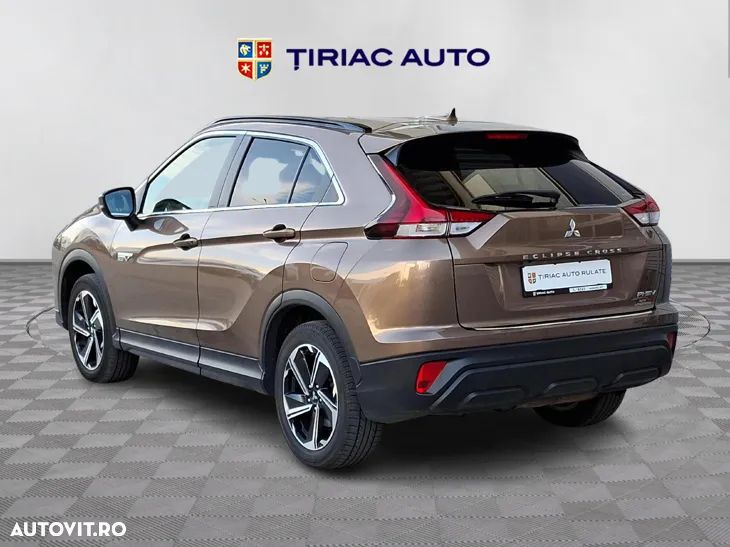Mitsubishi Eclipse-Cross Plug-In Hybrid 4WD Plus - 4