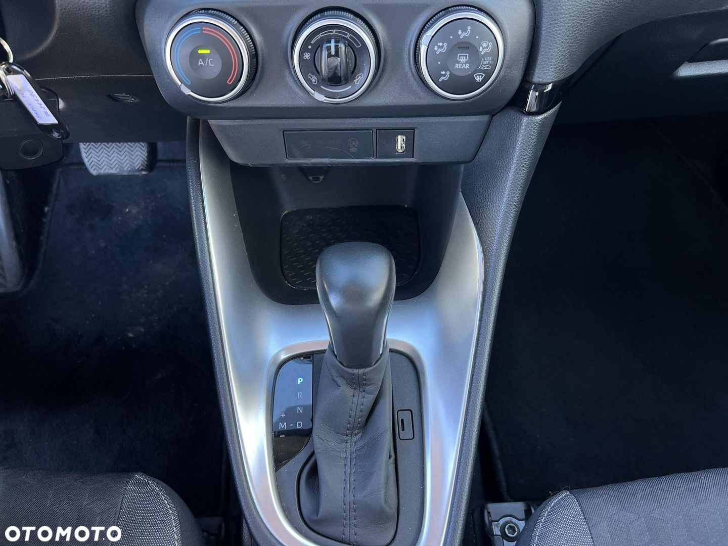 Toyota Yaris 1.5 Comfort CVT - 26