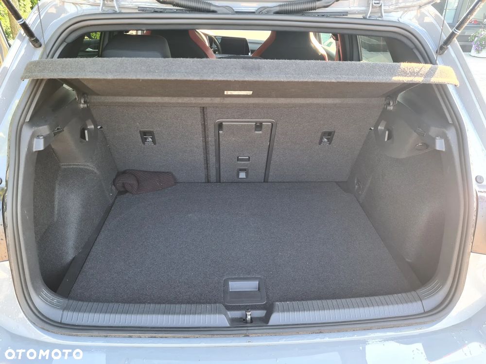 Volkswagen Golf - 33