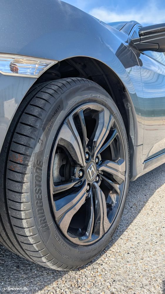 Honda Civic 1.0 i-VTEC Executive Premium CVT - 11