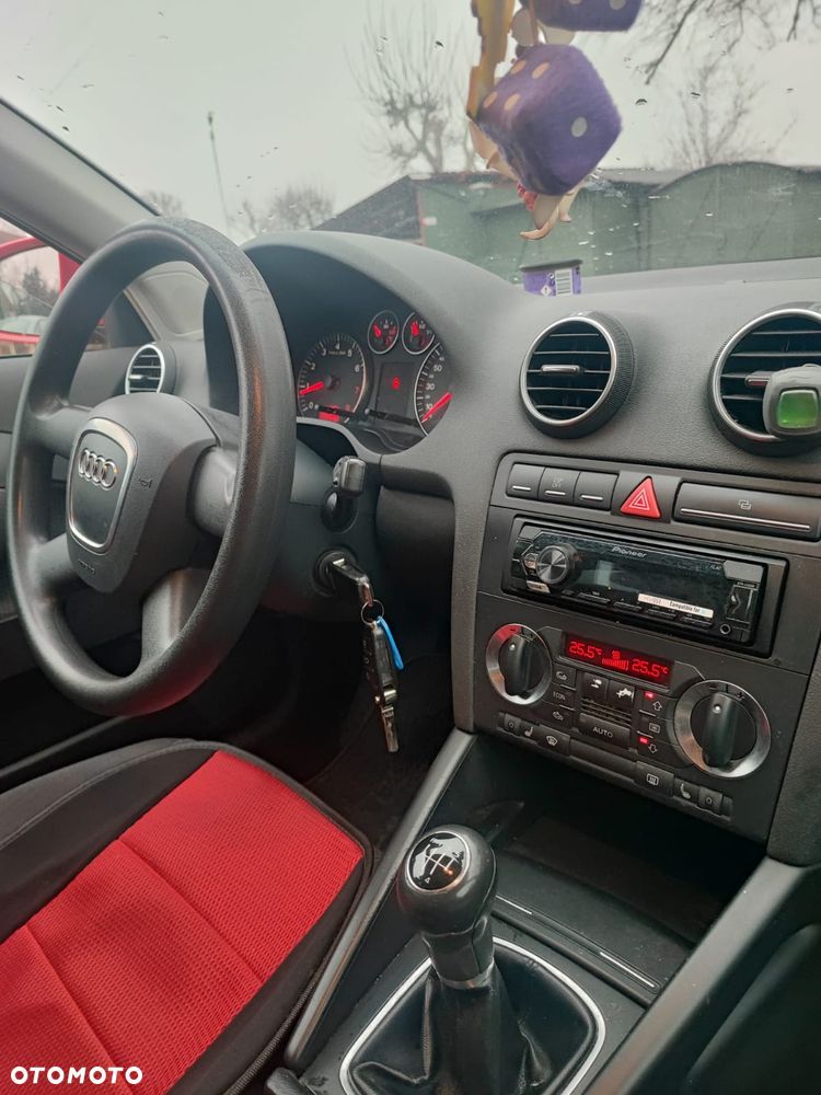 Audi A3 3-drzwiowe 1.6 Ambiente - 4