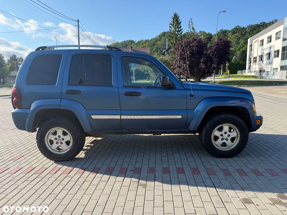 Jeep Liberty 2.8 CRD 4x4 - 3