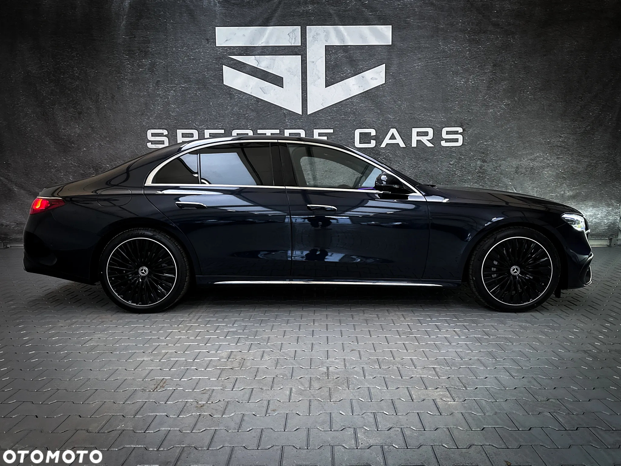 Mercedes-Benz Klasa E 220 d T 4Matic 9G-TRONIC Edition AMG Line - 11