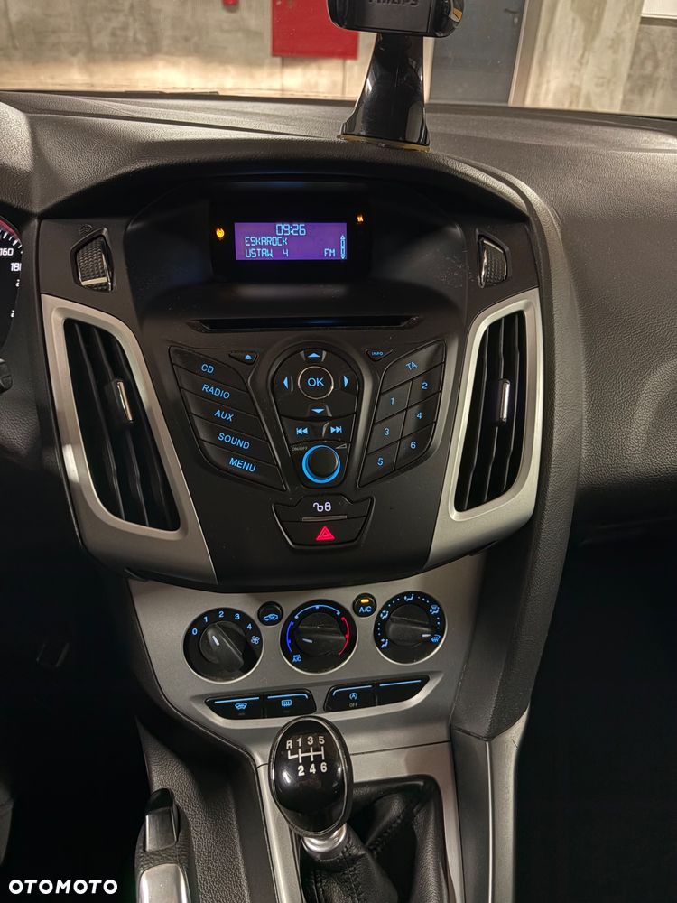 Ford Focus 1.6 EcoBoost Trend - 23