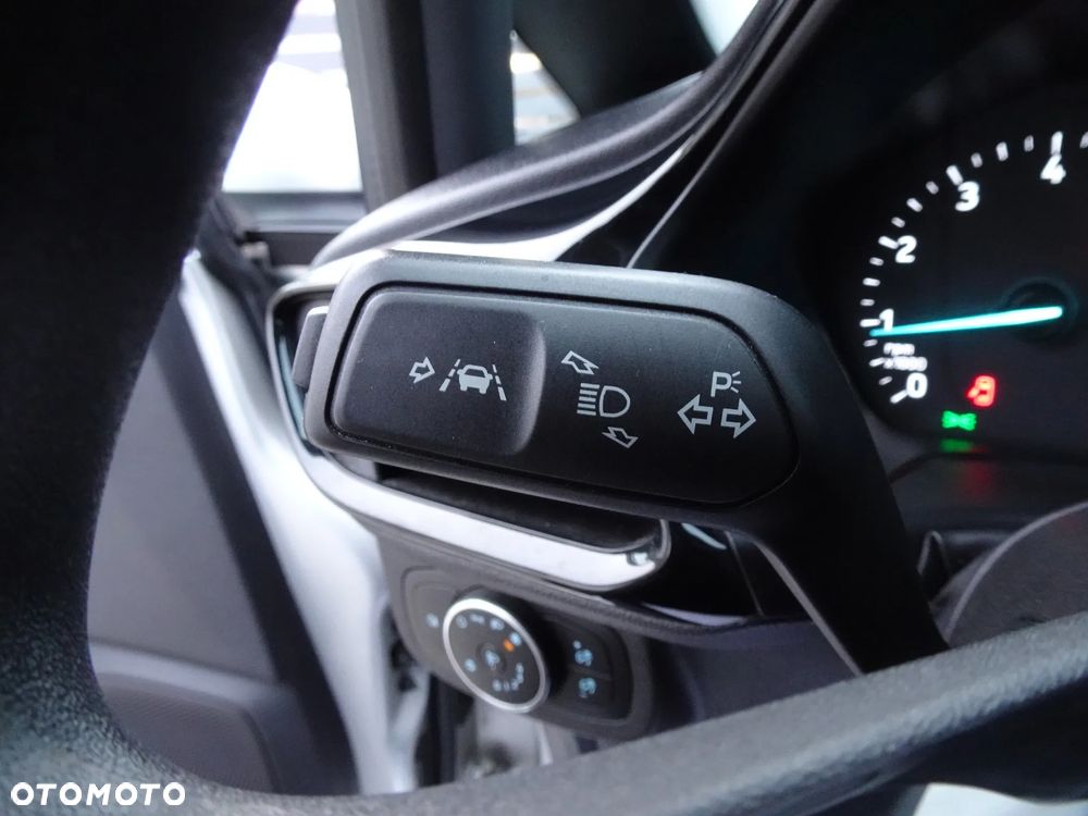 Ford Fiesta 1.1 Trend - 32