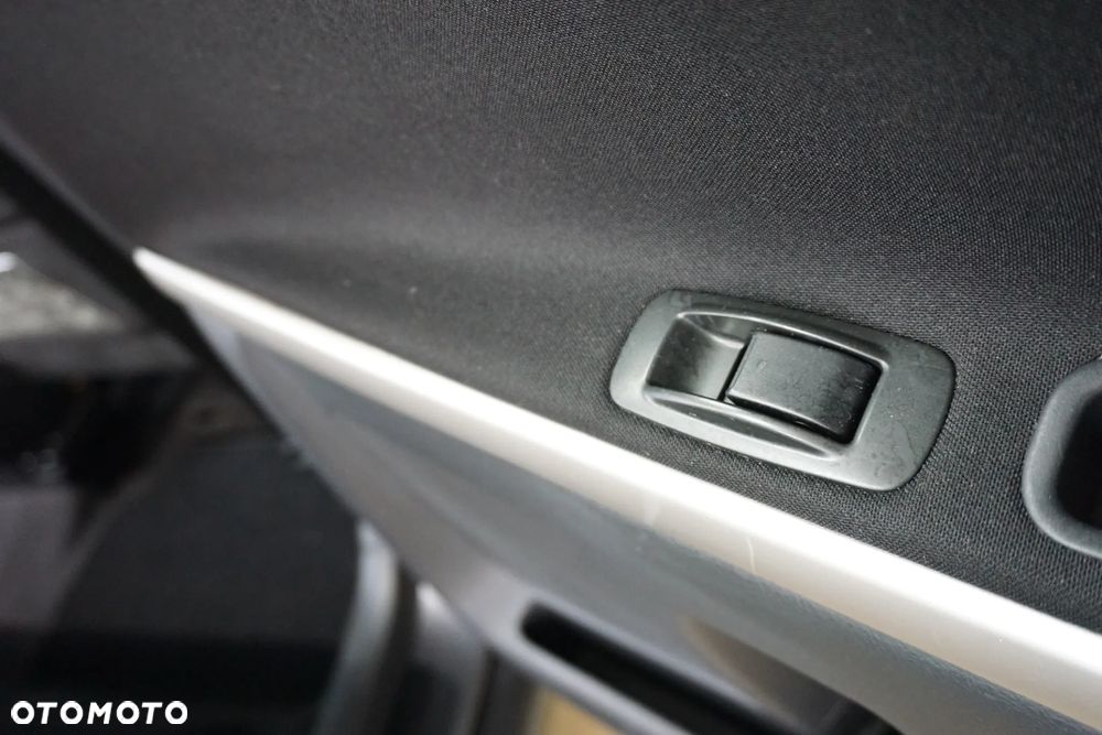Toyota Corolla Verso 1.6 Luna - 24