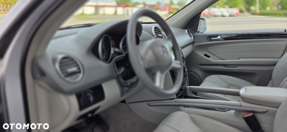 Mercedes-Benz ML 320 CDI 4Matic 7G-TRONIC DPF Edition 10 - 32