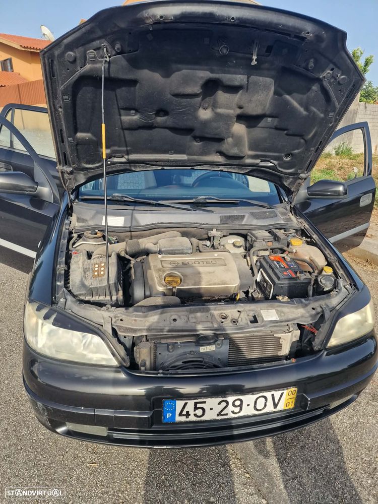 Opel Astra Caravan 1.4i 16V - 2