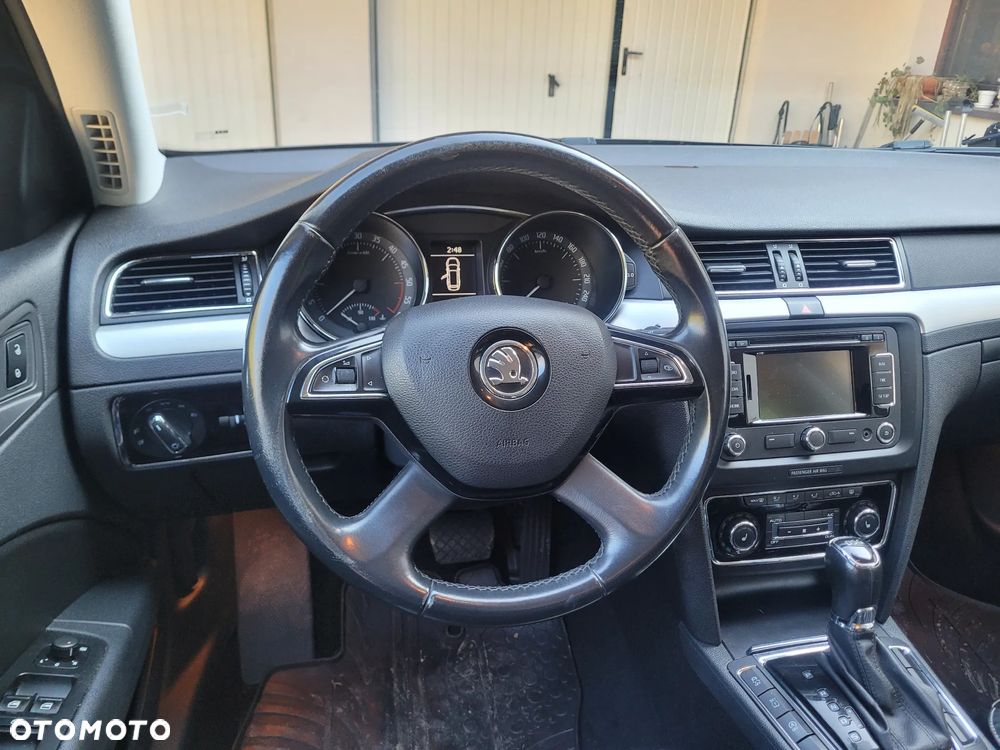 Skoda Superb 2.0 TDI Green tec DSG Elegance - 25