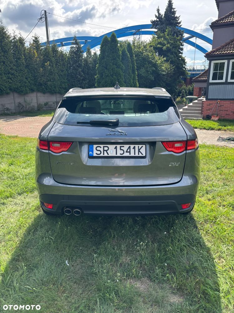 Jaguar F-Pace 2.0 i4D AWD Prestige - 8