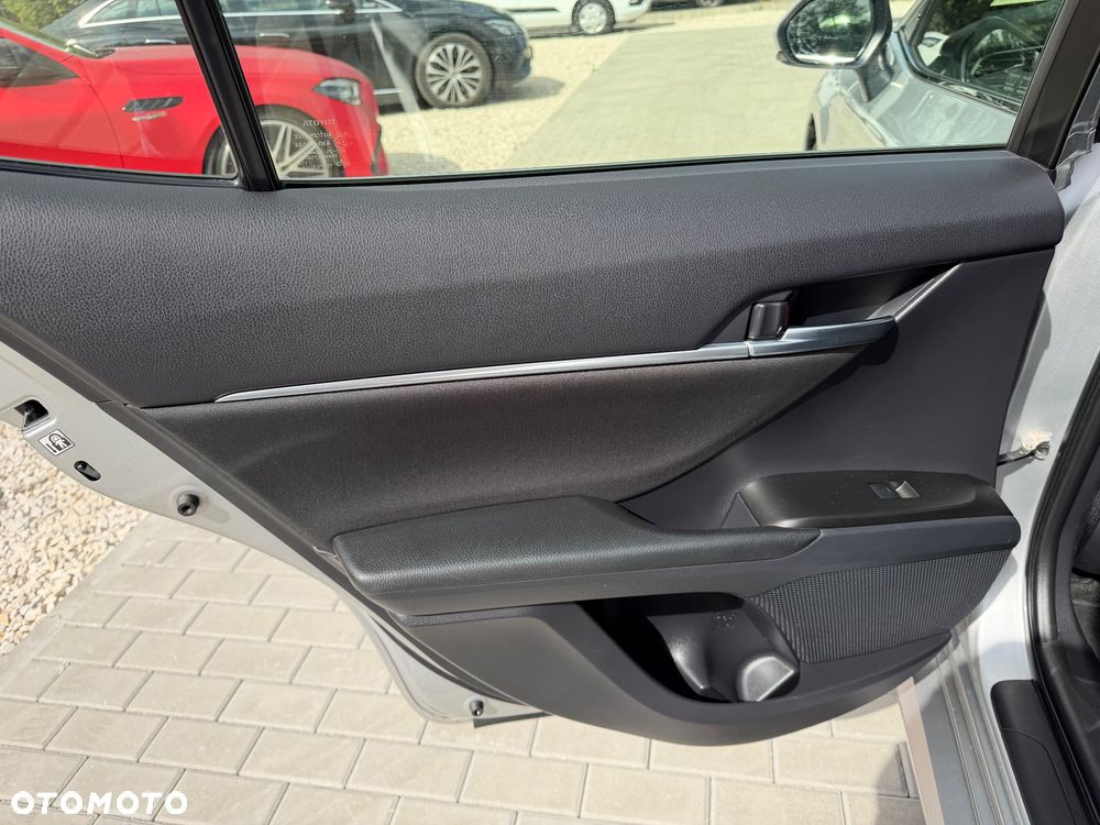 Toyota Camry 2.5 Hybrid Comfort CVT - 26