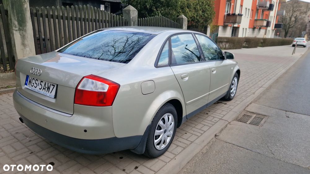 Audi A4 Limousine - 14