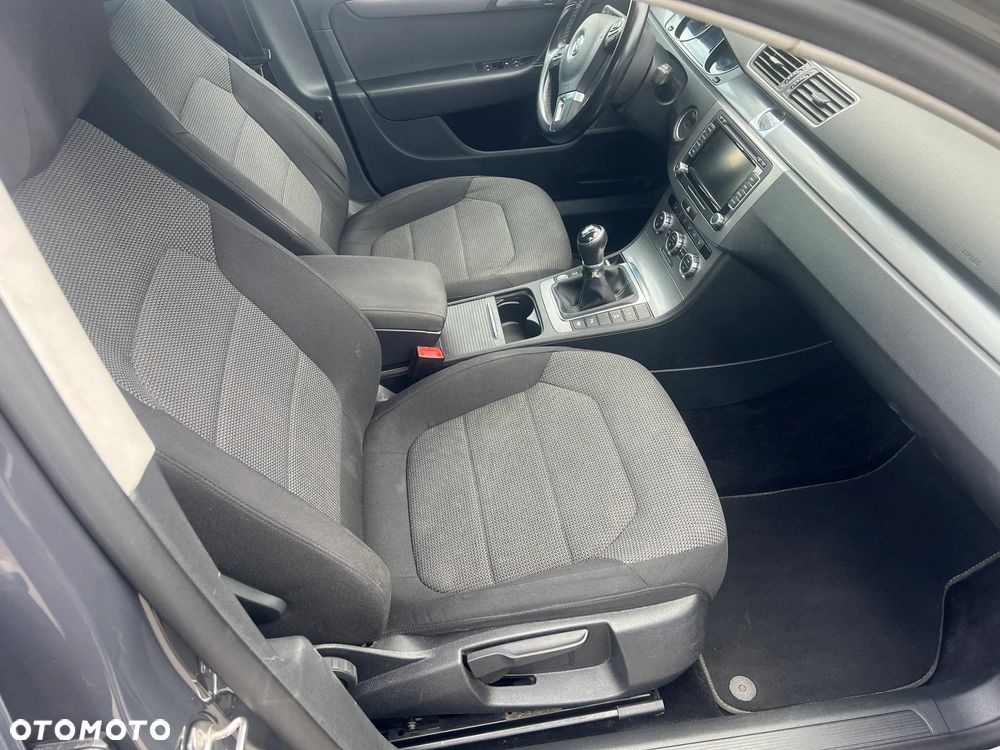 Volkswagen Passat 2.0 TDI BlueMotion Technology Exclusive - 19