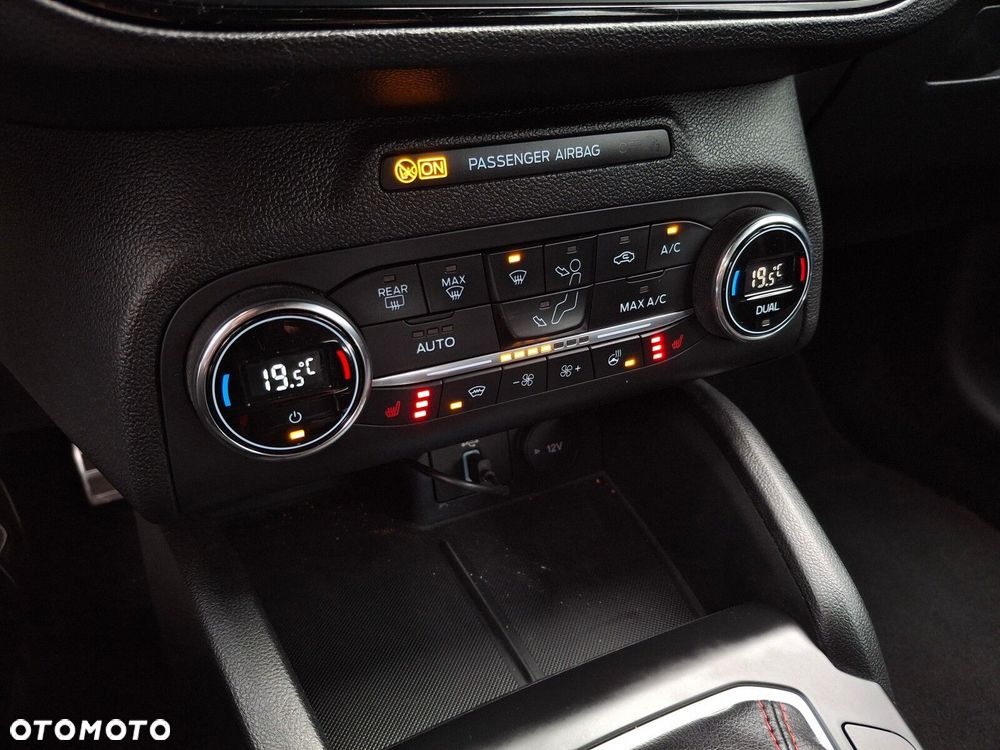 Ford Focus 1.0 EcoBoost ST-Line - 24