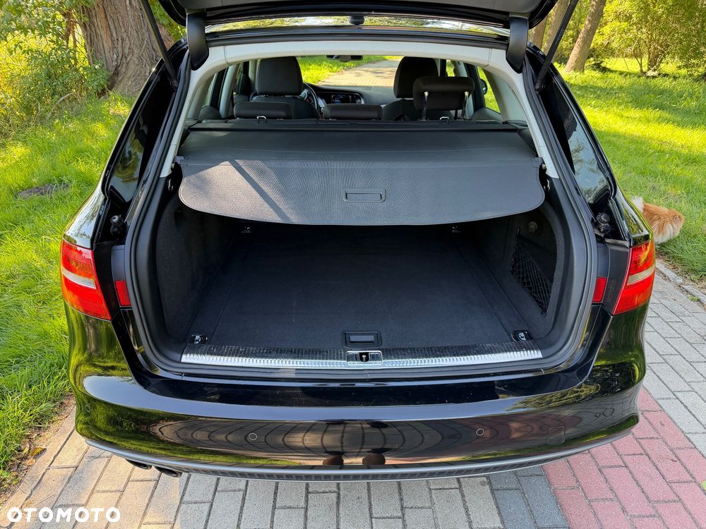 Audi A4 Avant 2.0 TDI DPF clean diesel multitronic S line Sportpaket - 9