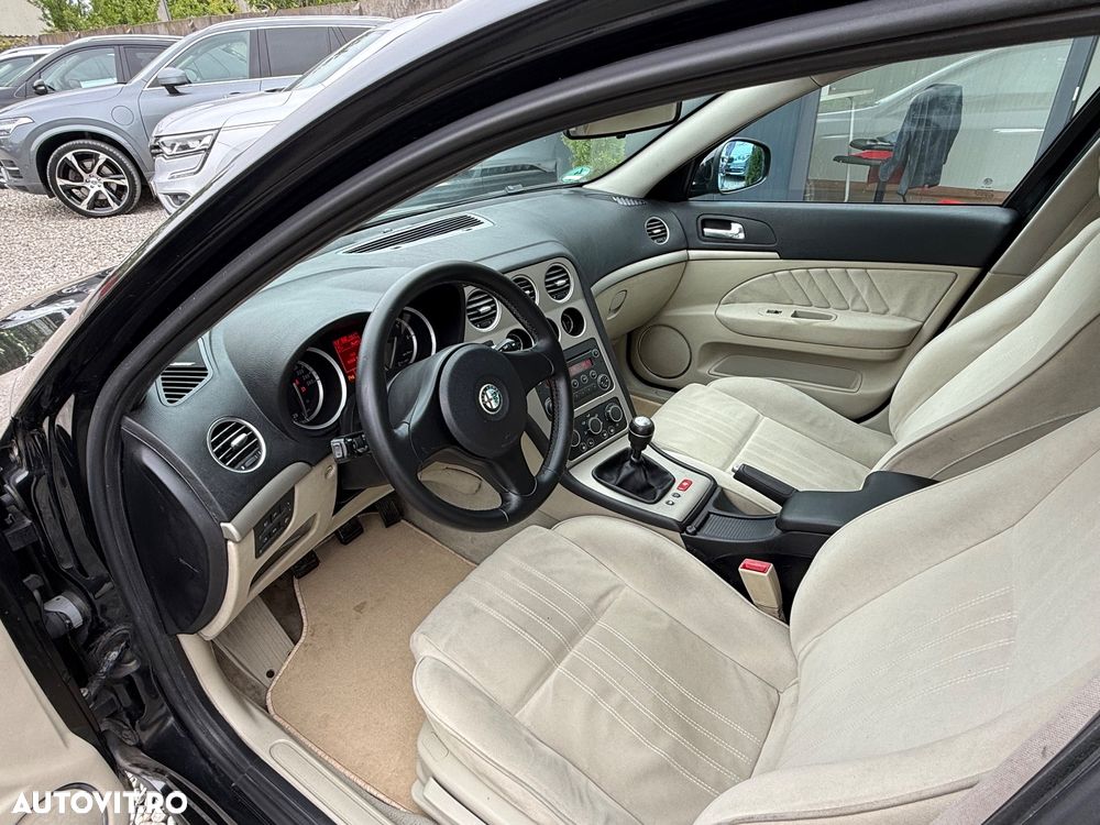 Alfa Romeo 159 1.9 Multijet Distinctive - 9