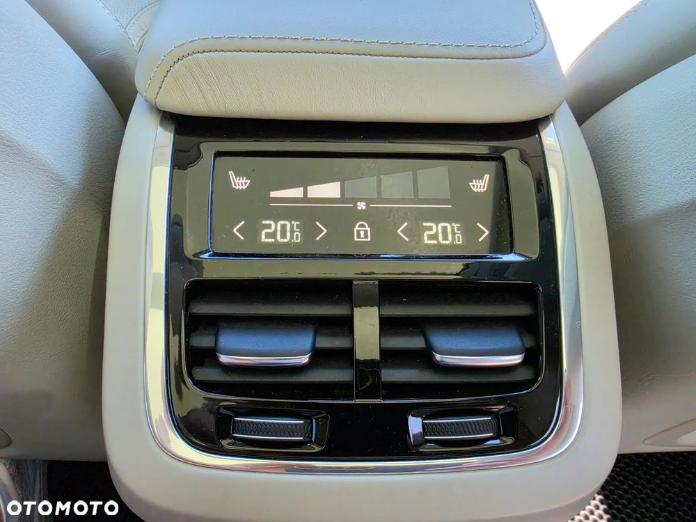 Volvo V60 D4 Momentum - 24