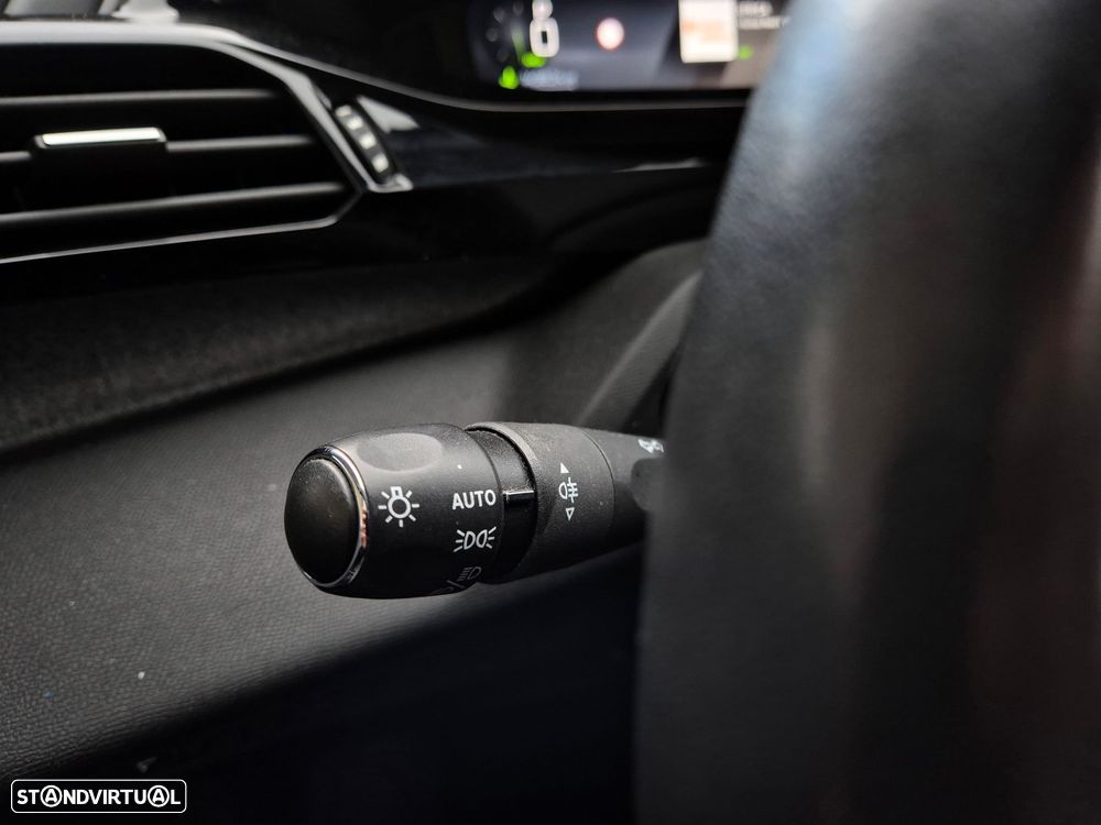 Peugeot 308 SW BlueHDi 130 EAT8 Allure - 21