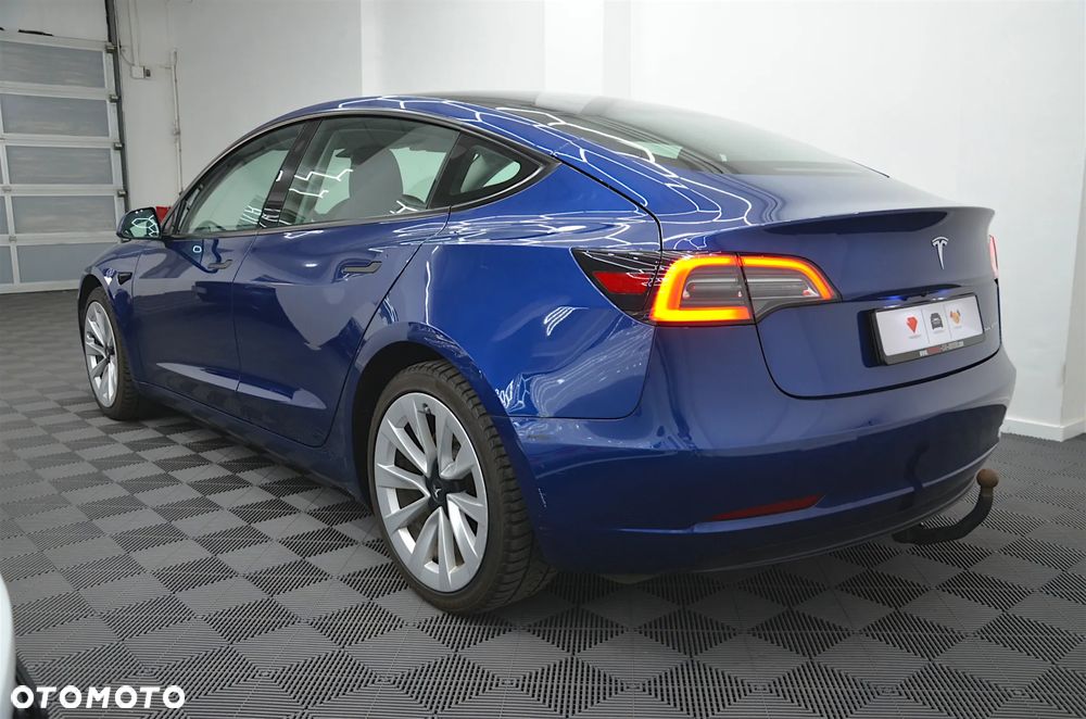 Tesla Model 3 - 6