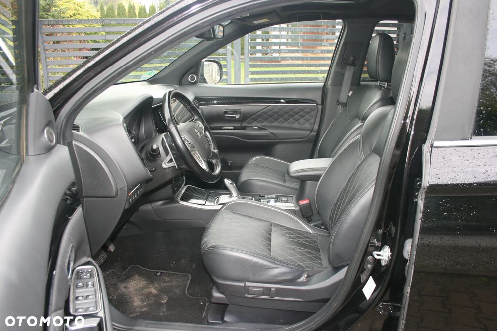 Mitsubishi Outlander - 10