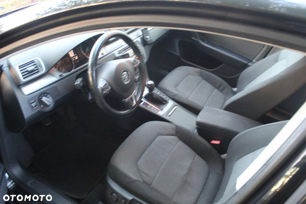 Volkswagen Passat 2.0 TDI Comfortline - 7