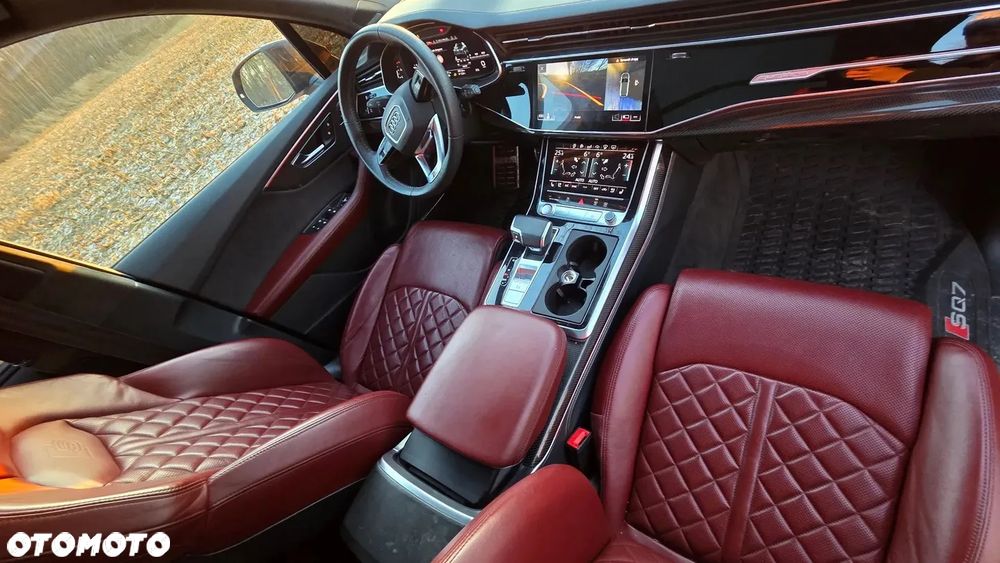 Audi SQ7 - 7