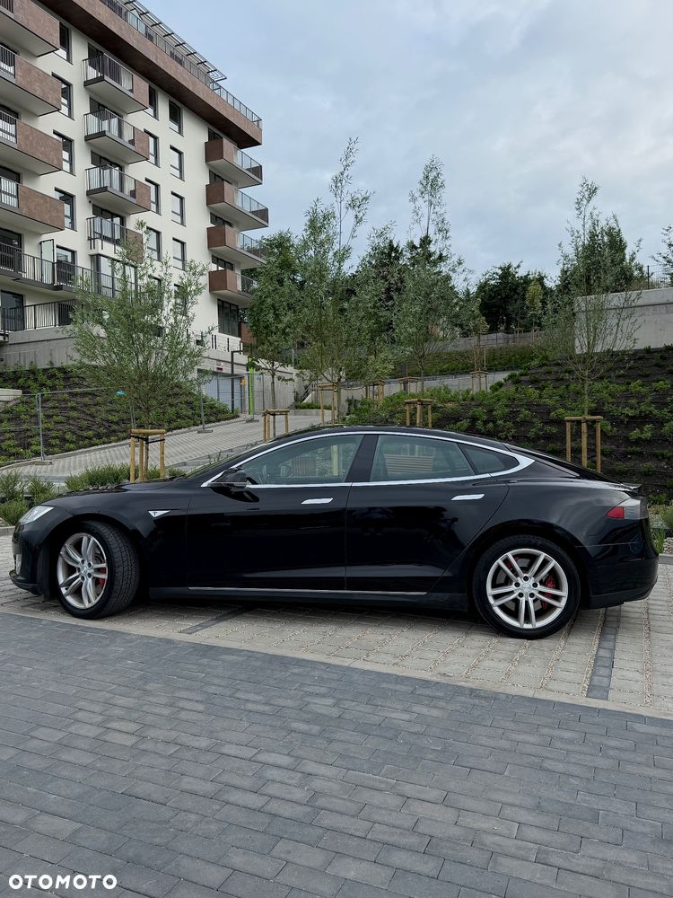 Tesla Model S 70 D - 7