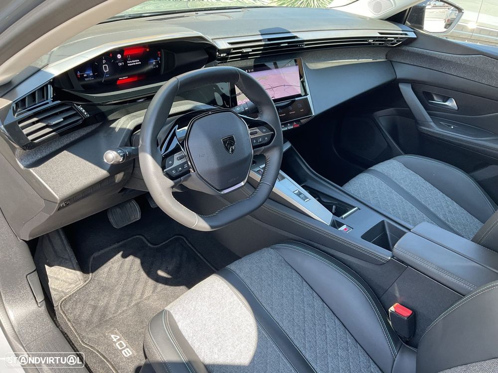 Peugeot 408 1.2 PureTech Allure EAT8 - 24