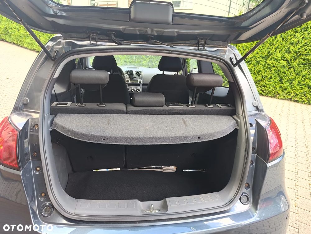 Mitsubishi Colt - 8