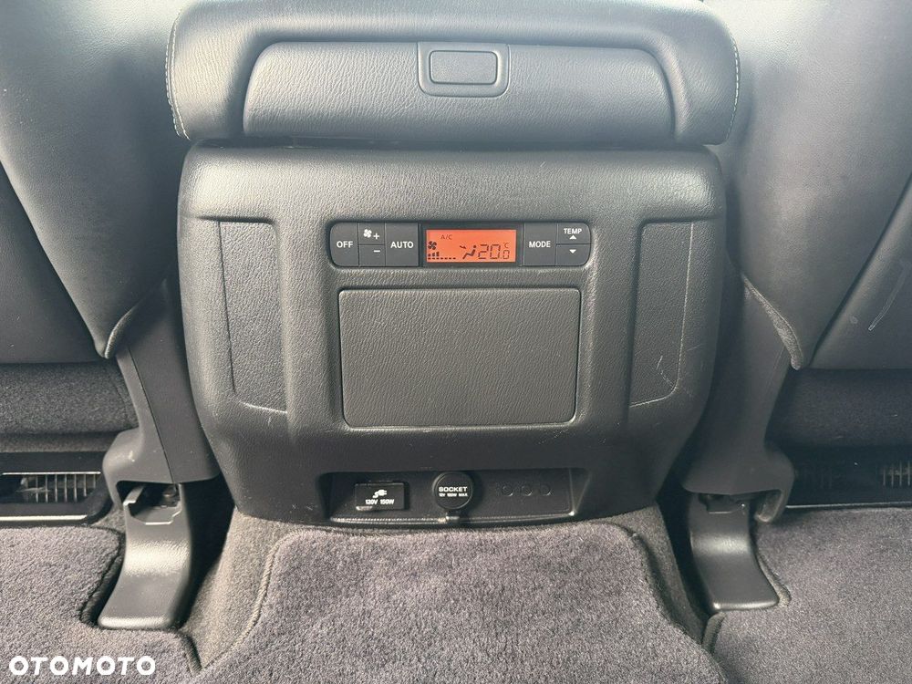 Nissan Armada - 35