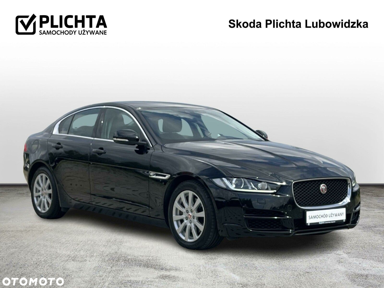 Jaguar XE 2.0 T Portfolio - 7