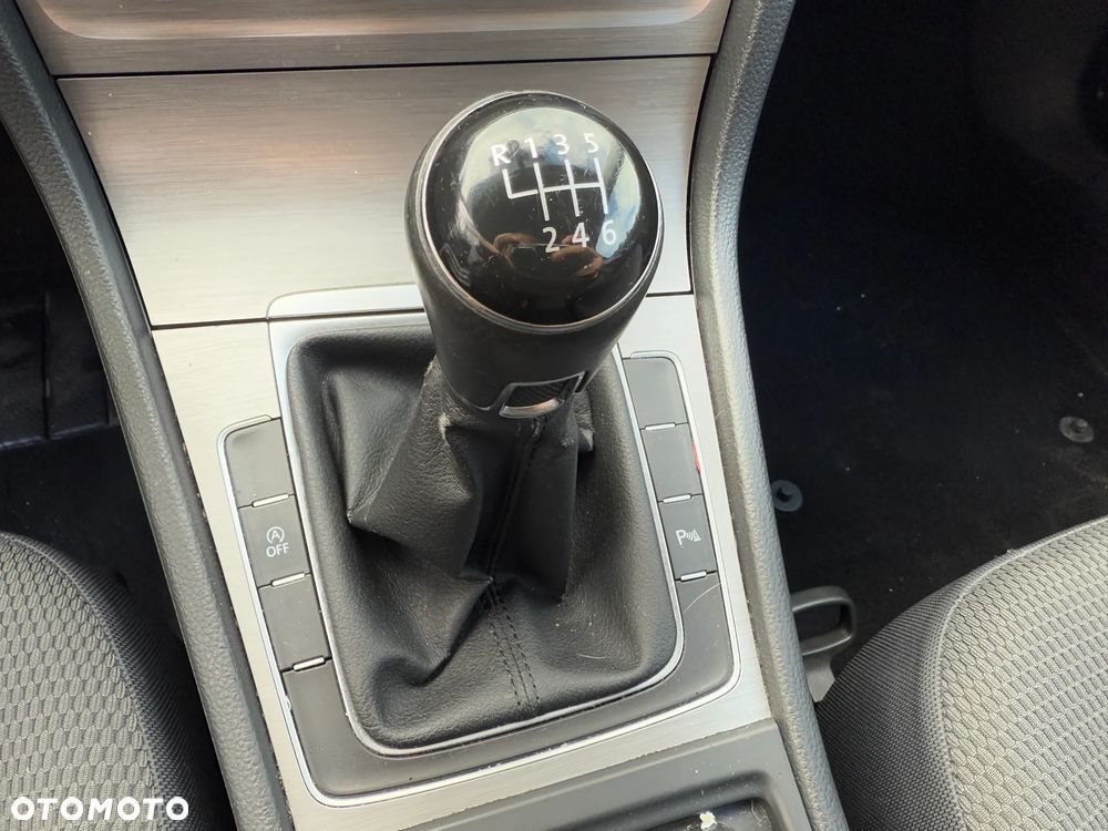 Volkswagen Golf - 18