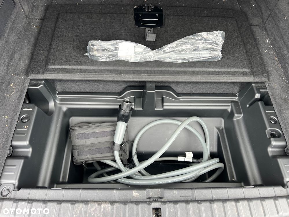 BMW iX xDrive50 - 16