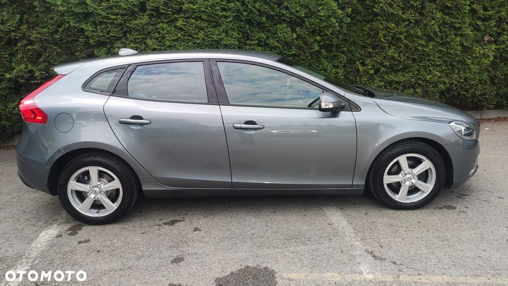 Volvo V40 D2 Drive-E Momentum - 17