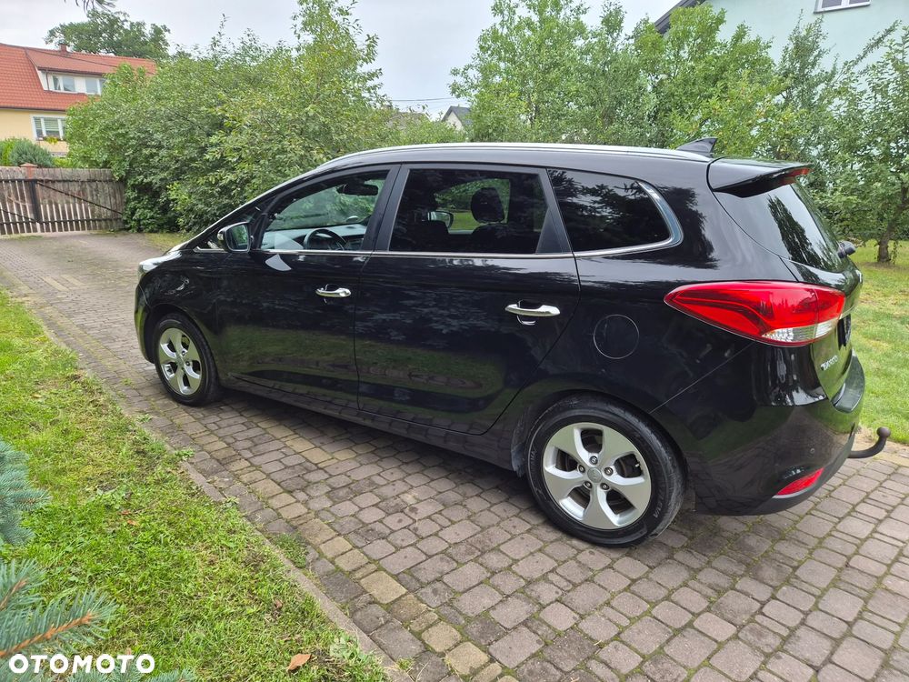 Kia Carens - 7