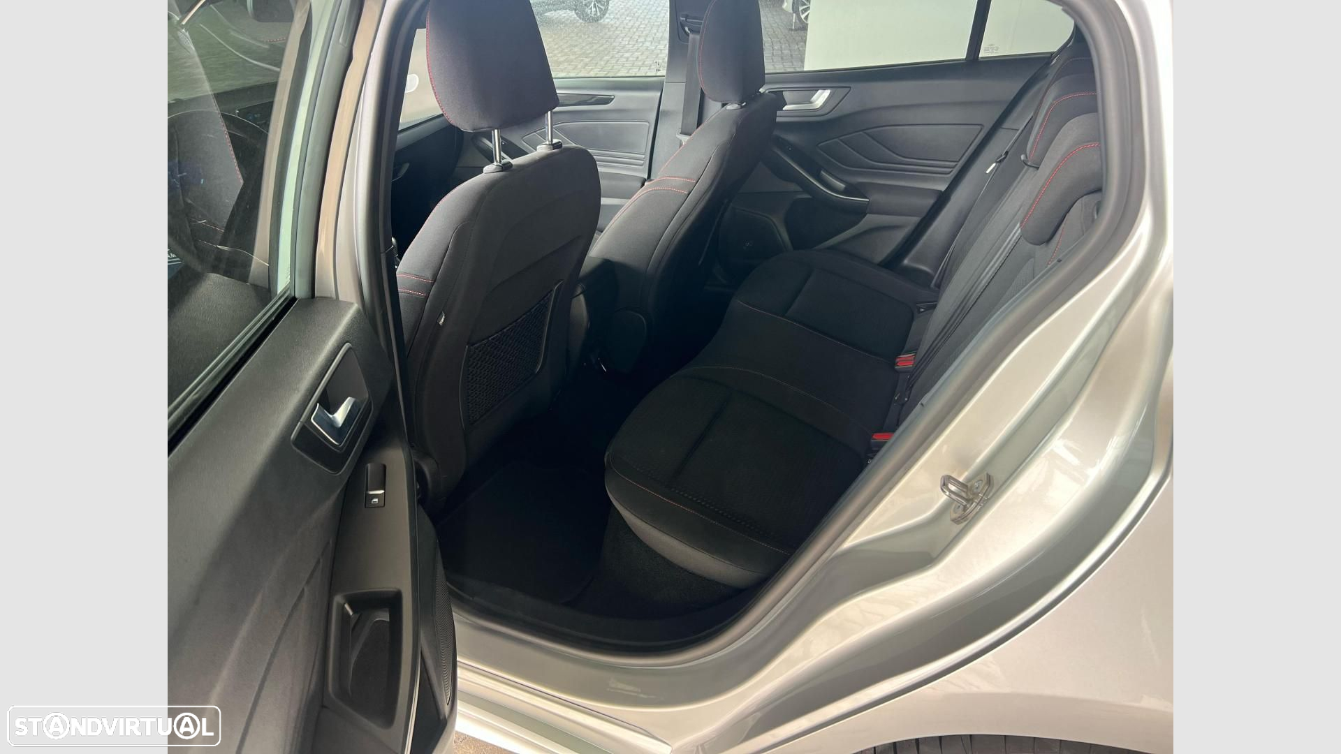 Ford Focus 1.0 EcoBoost MHEV ST-Line - 10
