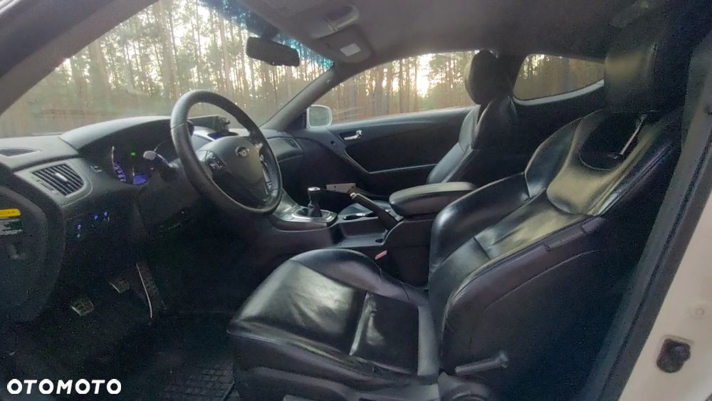 Hyundai Genesis Coupe 2.0 TCI Premium - 20