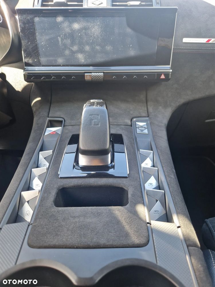 DS Automobiles DS 7 Crossback 1.6 PureTech Performance Line + - 23