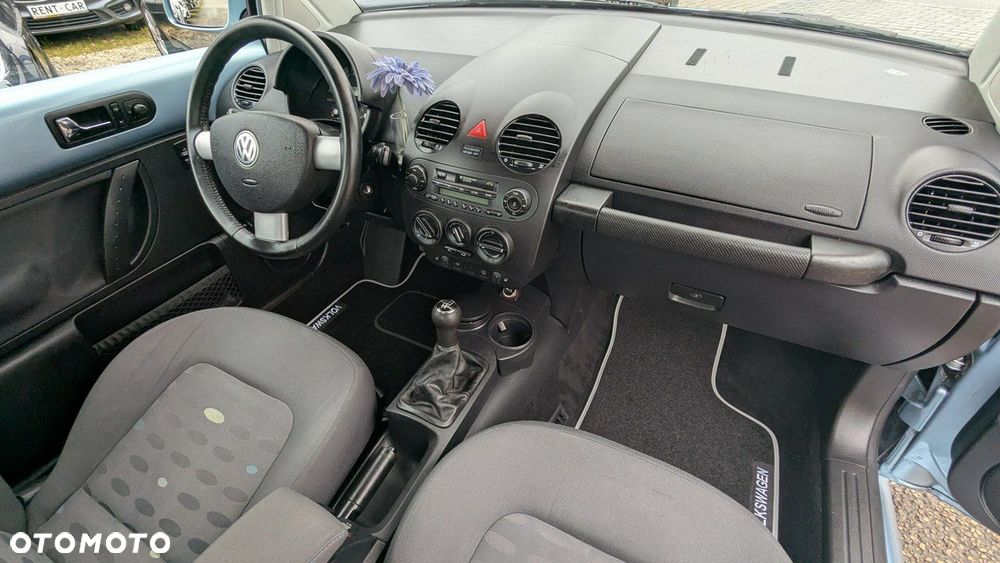 Volkswagen New Beetle - 17