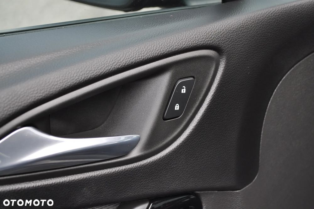 Opel Astra 1.4 Turbo Dynamic - 22