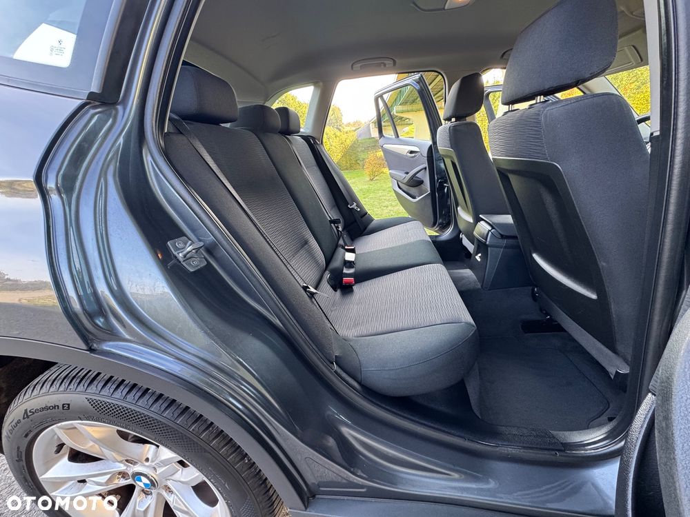 BMW X1 sDrive18d xLine - 28