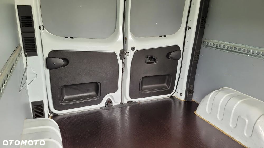 Renault Trafic - 22
