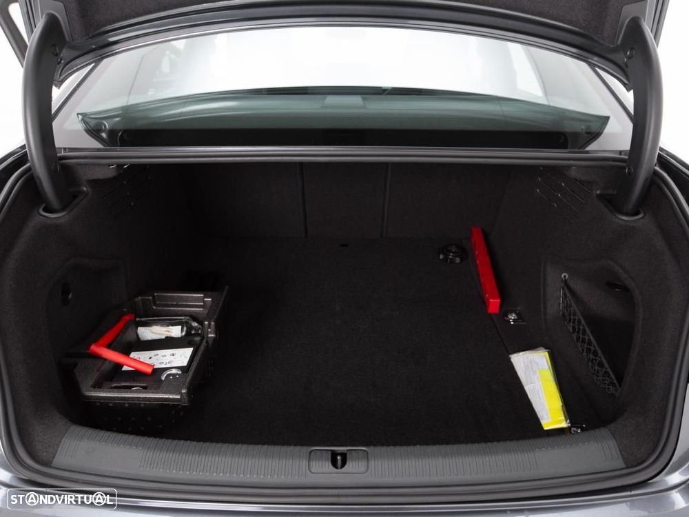 Audi A4 35 TDI S line S tronic - 13