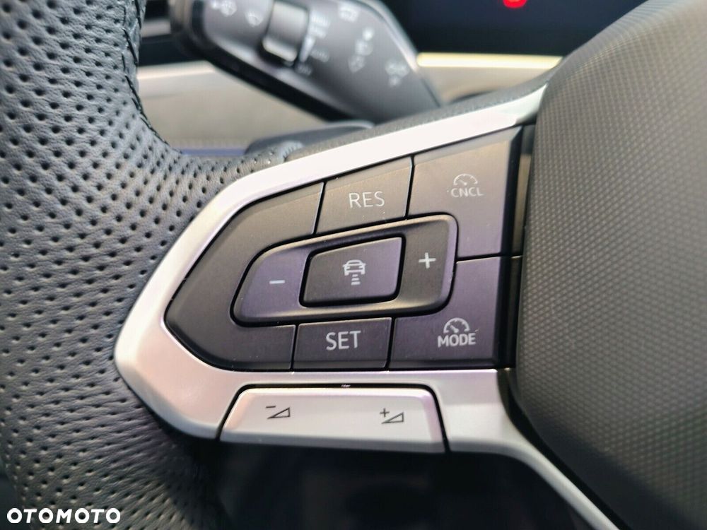 Volkswagen Passat - 24