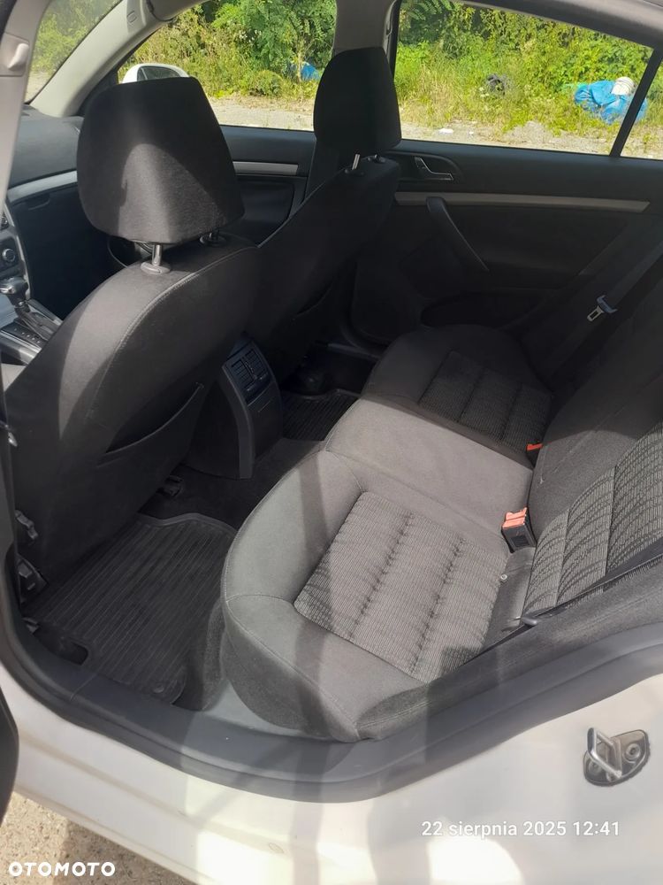 Skoda Octavia 2.0 TDI Ambiente DSG - 13