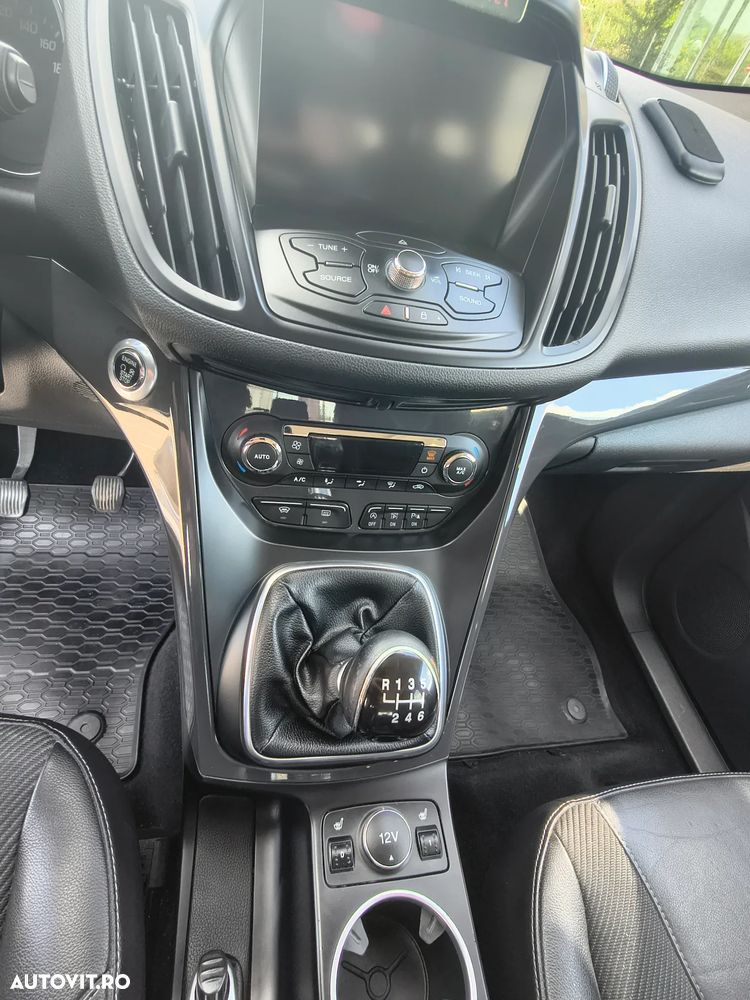 Ford Kuga - 12