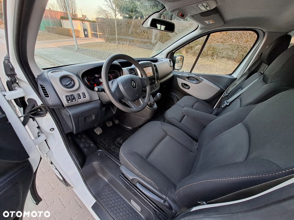 Renault Trafic - 16