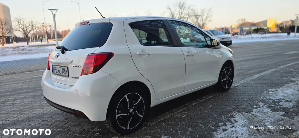 Toyota Yaris 1.5 VVT-i Lounge - 5