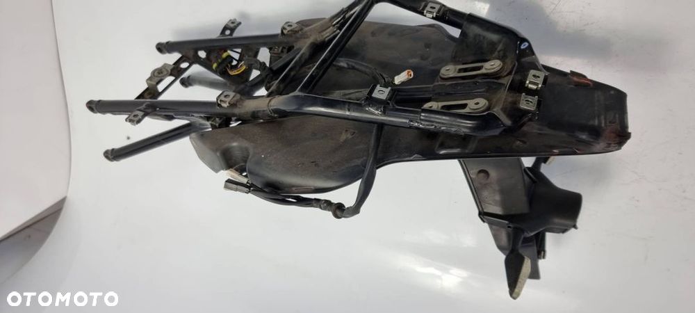 STELARZ MOTOR TYŁ DUCATI SUPERBIKE 848 - 4