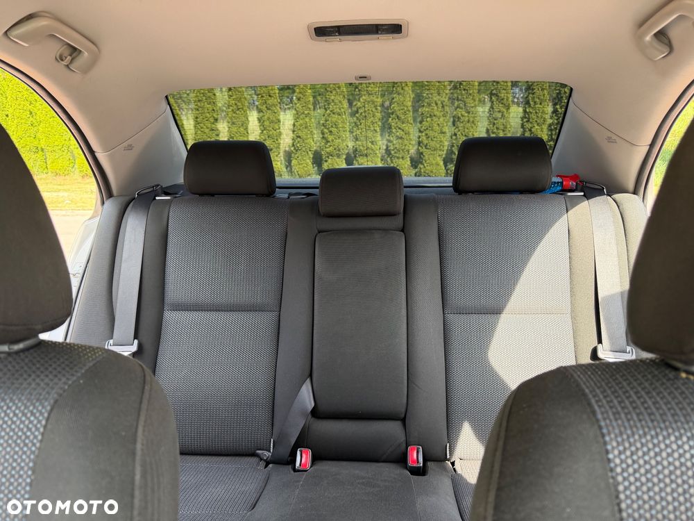 Toyota Avensis 1.8 VVT-i Sol - 18